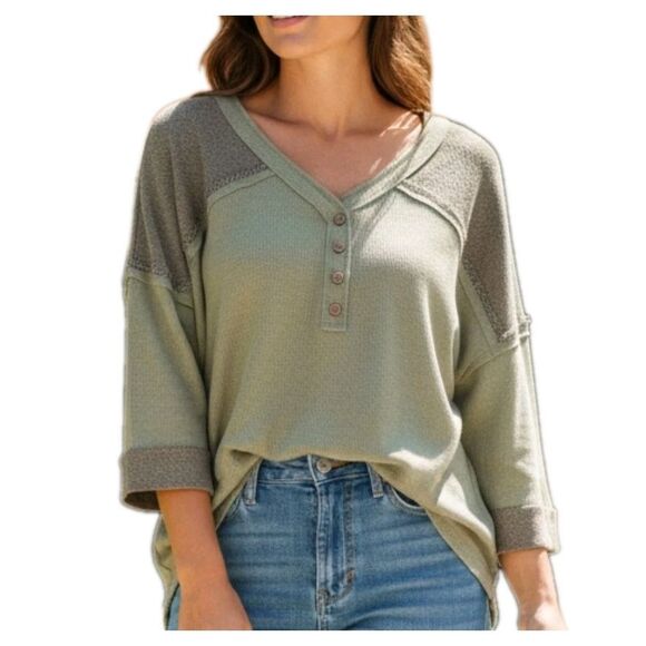 GiGiO Olive Green Sweater Womens Size L Lightweight Rayon Blend Short Sleeve - Picture 1 of 5